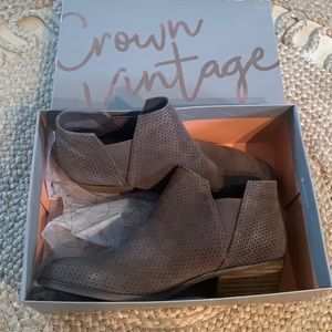 Crown vintage brown/taupe booties